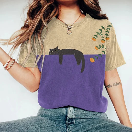 Luźna damska koszulka T-shirt z nadrukiem kotów i okrągłym dekoltem