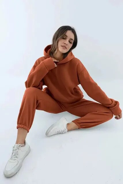 Komplet dresowy dla kobiet: bluza i spodnie dresowe