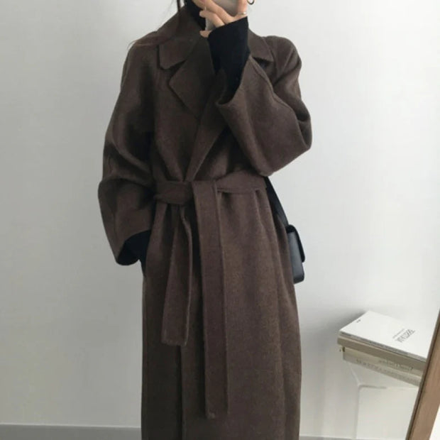 Lilibet | Damski Długi Płaszcz Ocieplany z Wełny z Paskiem - Idealny dla Minimalistycznej Odzieży Wierzchniej Winter Coat Warschau Fashion Brązowy S
