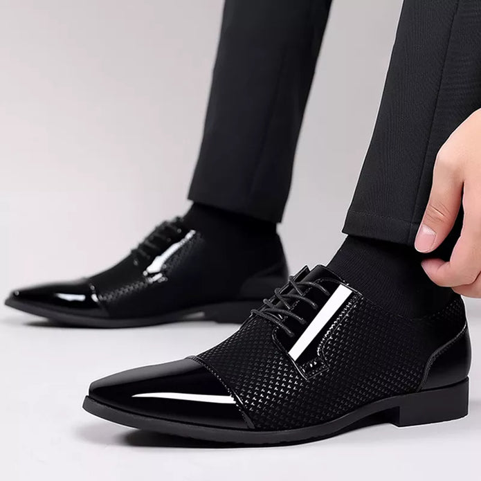 Stylowe męskie skórzane buty ozdobione kryształkami