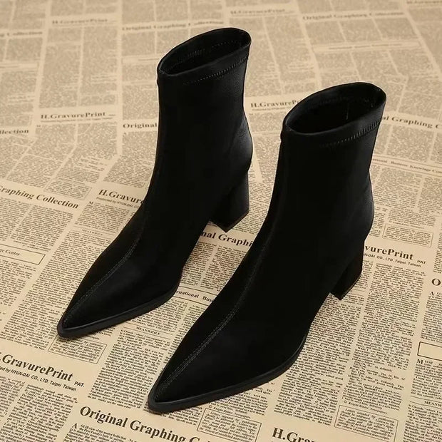 ANGEL | Eleganckie Aksamitne Botki Damskie Ze Spiczastym Noskiem - Stylowe & Wygodne Warschau Fashion Czarny 35