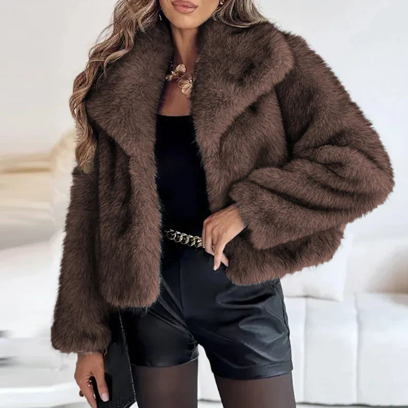Krótkie Sztuczne Futro dla Kobiet – Elegancki Zimowy Płaszcz na Casualowe i Półformalne Okazje Jacket Warschau Fashion Brązowy XS