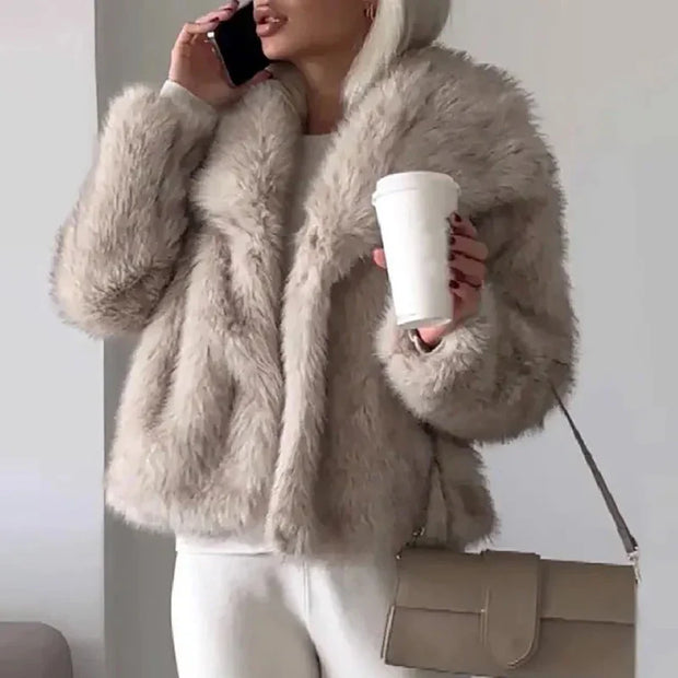 Krótkie Sztuczne Futro dla Kobiet – Elegancki Zimowy Płaszcz na Casualowe i Półformalne Okazje Jacket Warschau Fashion Jasnobrązowy XS
