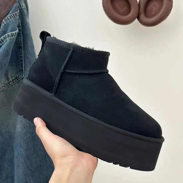 Ultra Mini Ugg Damskie – Przytulne Botki na Platformie z Futrzanym Akcentem Women's Shoes Warschau Fashion Czarny 36