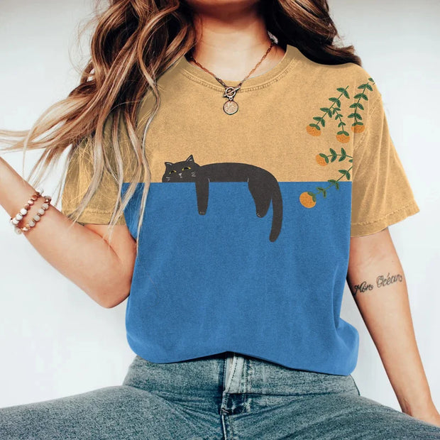Luźna damska koszulka T-shirt z nadrukiem kotów i okrągłym dekoltem