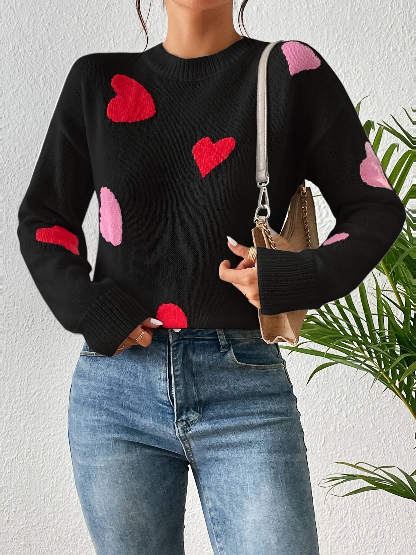 Elise | Damski sweter z okrągłym dekoltem i sercowym wzorem Warschau Fashion