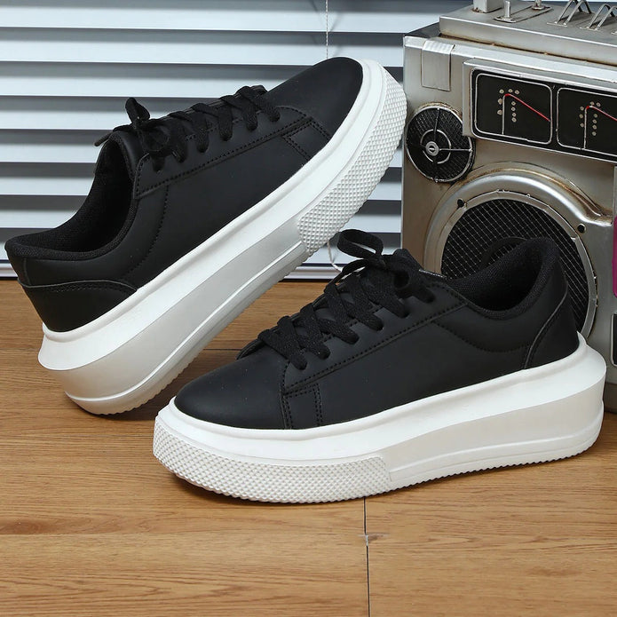Damskie Sneakersy na Platformie – Niskie – Gładki Design – Sznurowane